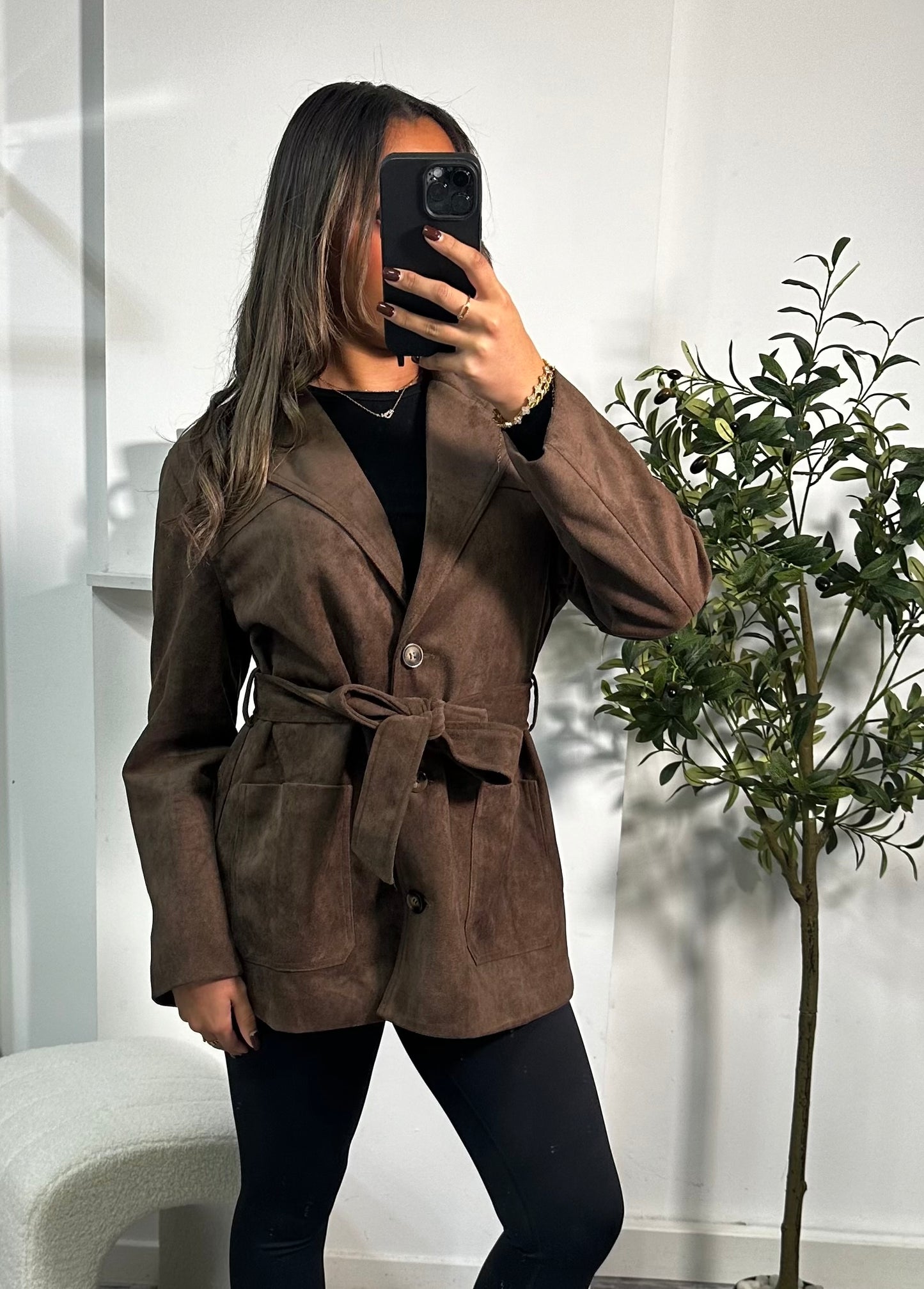 Veste daim chocolat cintrée