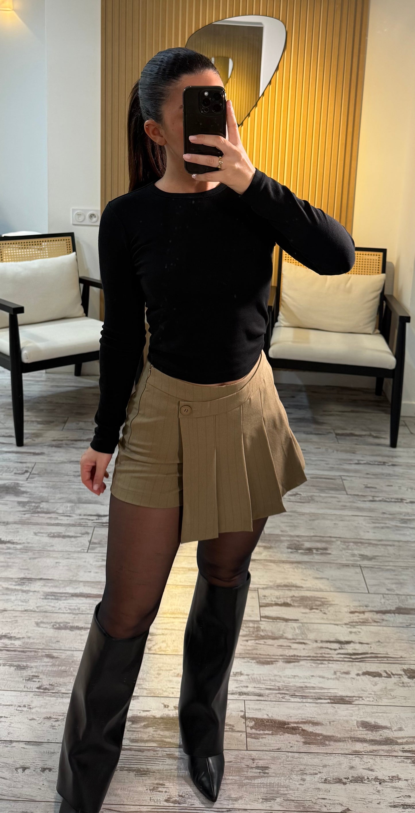 Jupe short kaki à rayures