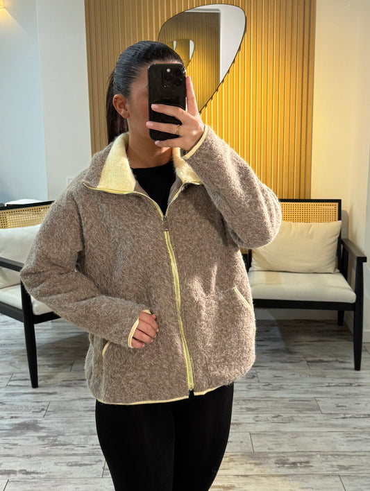 Veste moumoute taupe et jaune