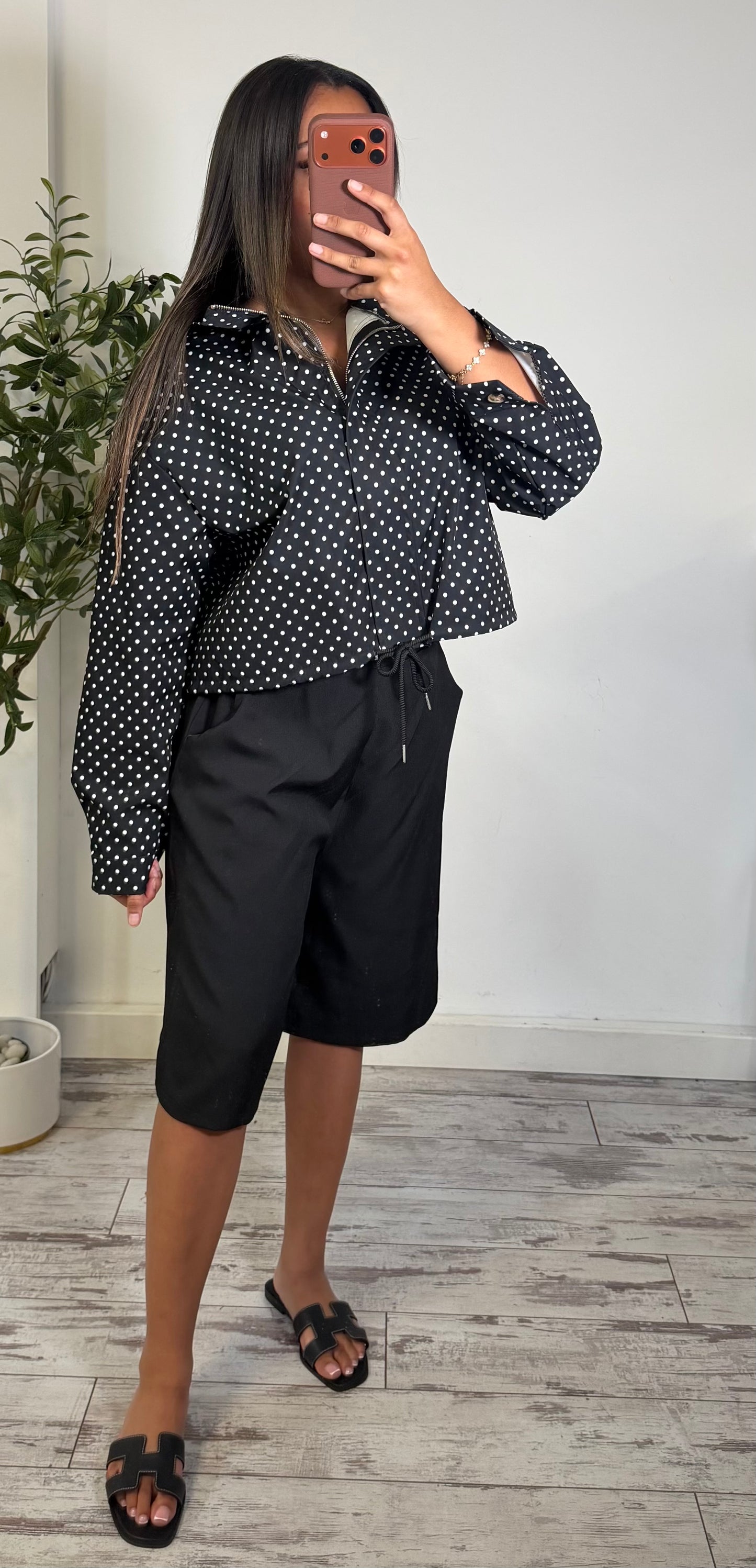 Veste à pois noir