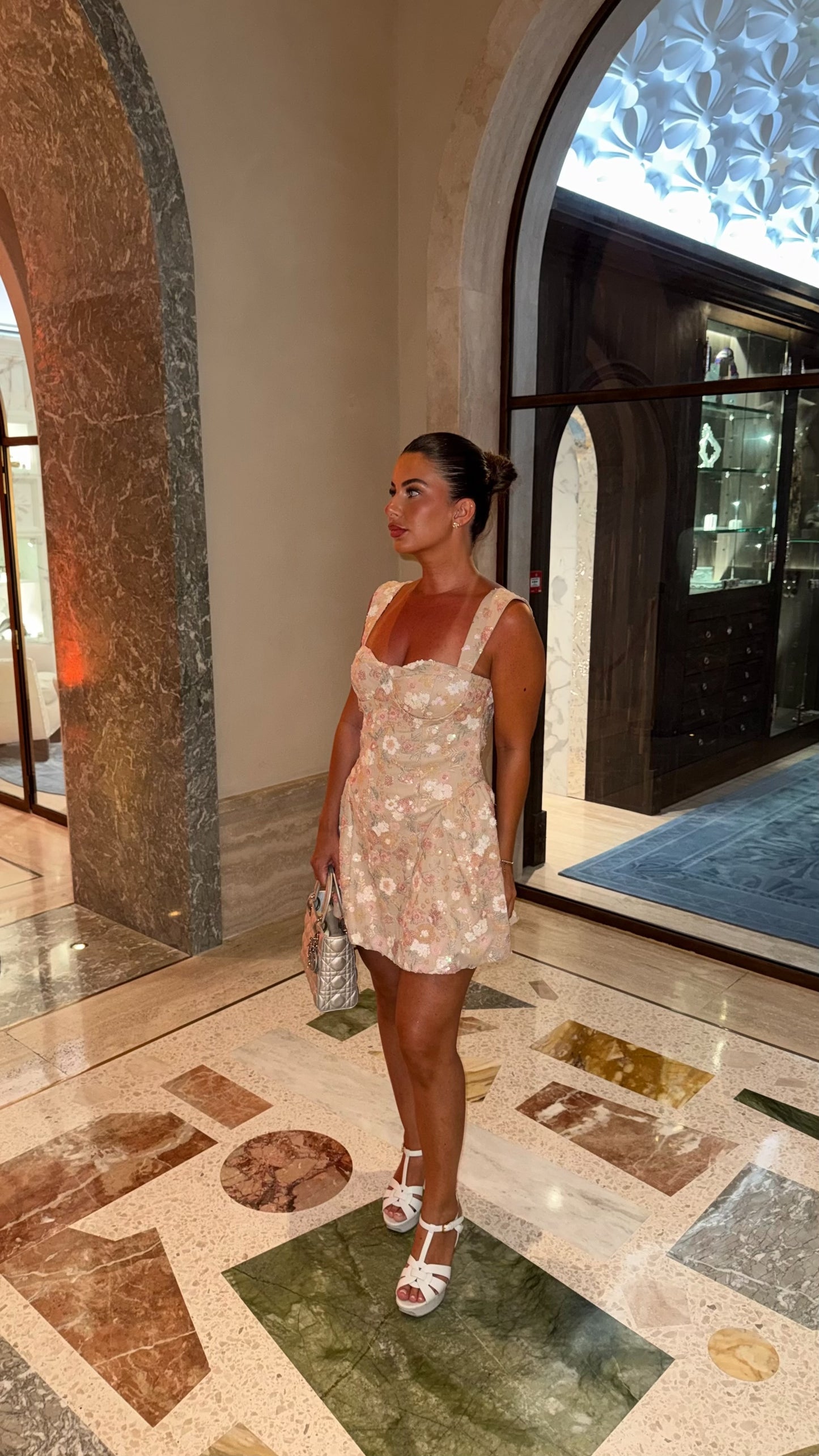 Robe fleuries à strass
