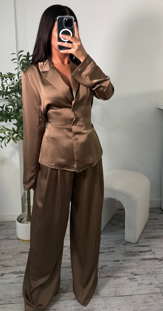 Pantalon classy marron satiné