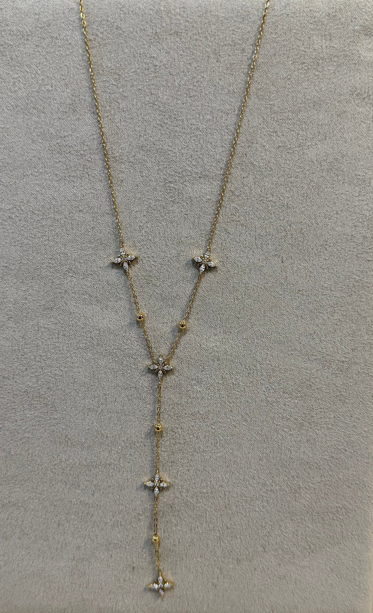 Collier pendant strass fleur