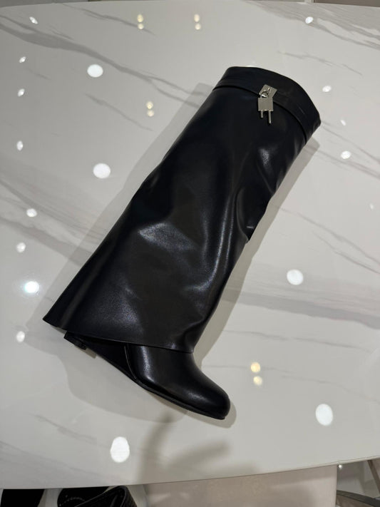 Botte gygy noire compensées